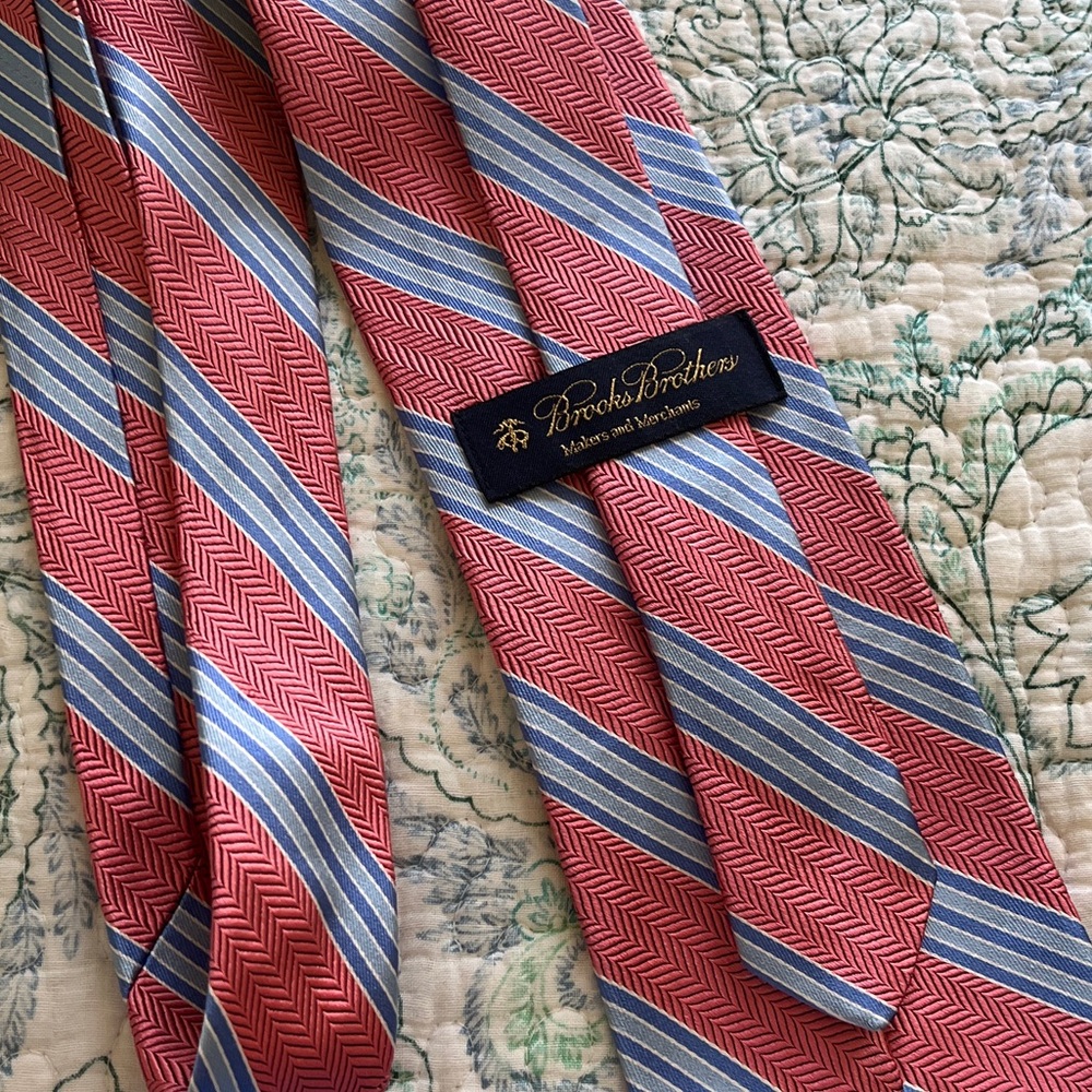 Brooks Brothers Pink and Light Blue Diagonal Stripe